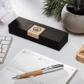 Coffret et stylo-bille publicitaires sur bureau