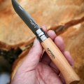 Couteau de poche publicitaire OPINEL N°08 naturel en main