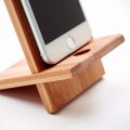 Zoom sur le Support téléphone publicitaire en bambou OPPORTUNITY
