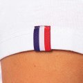 Zoom sur drapeau français sur la manche