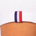 Zoom sur drapeau français sur la manche