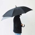 Parapluie publicitaire MARIBA porté