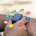 Applications de la Montre connectée publicitaire AKASHI MURDOCHVILLE